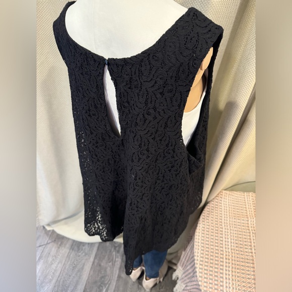 27 inches PTP 28 inches black no sleeve lace over top - Picture 9 of 9